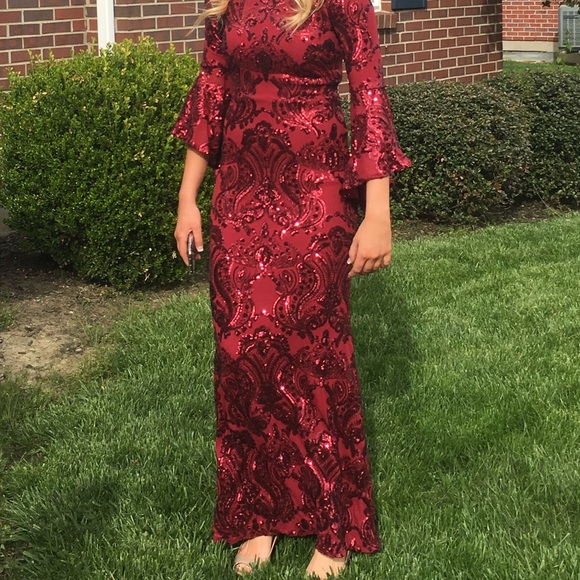 Simple, classic and  elegant formal dress! - Picture 1 of 1